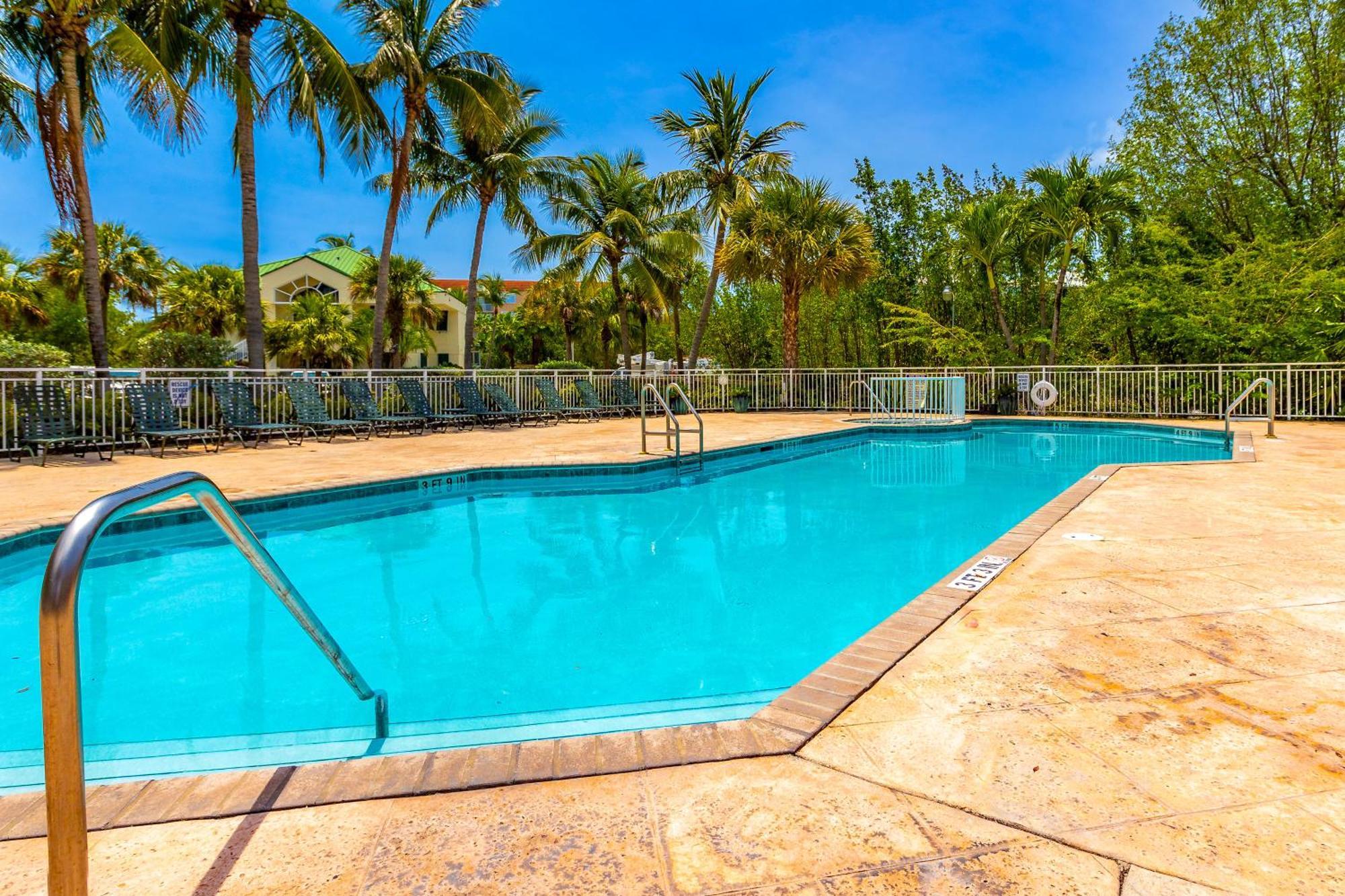 Sunrise Suites Barbados Suite #204 Кей Уест Екстериор снимка